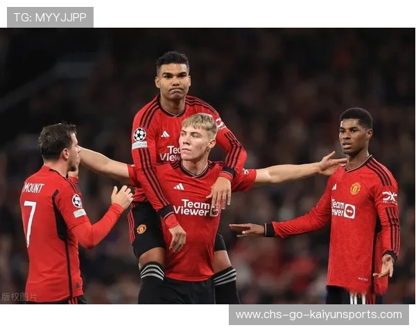 曼联传球训练录像：中场多次巧妙直塞成球队亮点