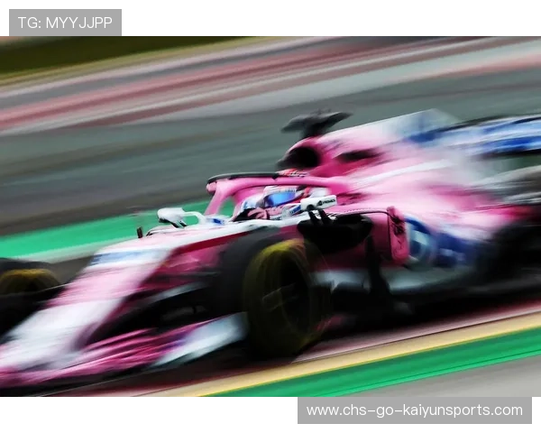 赛车惊险越过对手侧身：极速背后的勇气与智慧