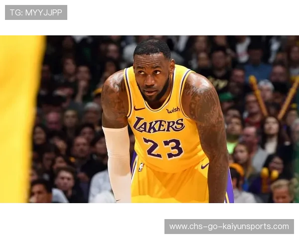 詹姆斯冲框连得分,湖人仍差最后一投,詹姆斯在湖人打控卫 詹姆斯冲框连得分,湖人仍差最后一投,詹姆斯在湖人打控卫